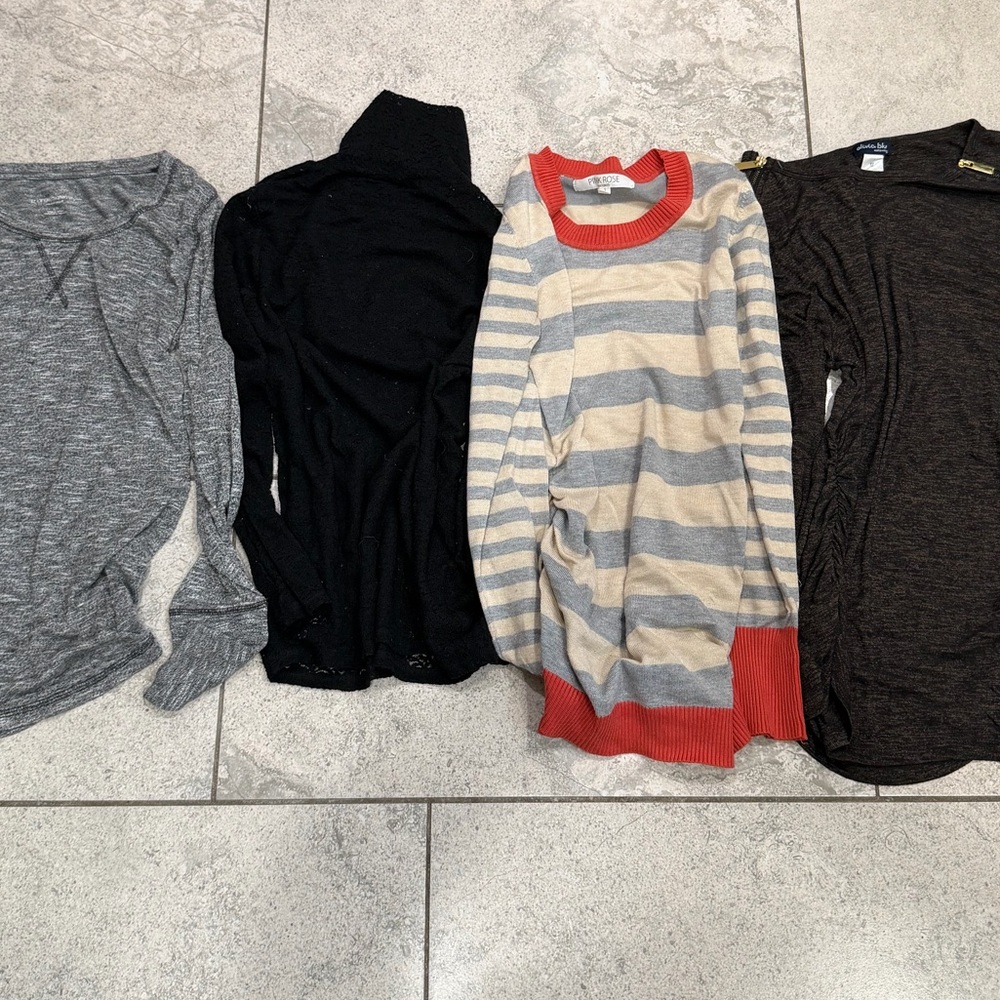 Lot of maternity sweaters